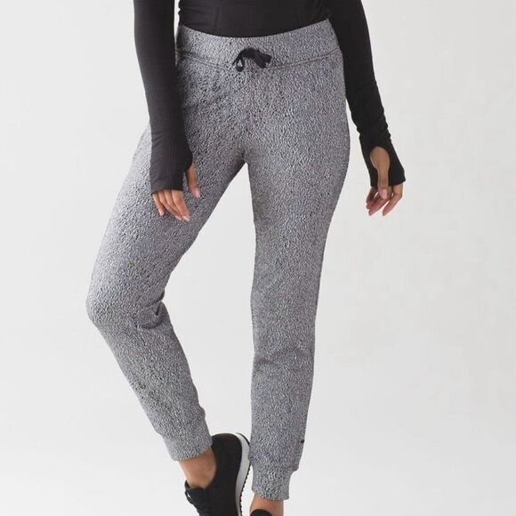 LULULEMON ATHLETICA | Ready To Rulu Pant Spray Jacquard White Black Joggers | 6 - Picture 1 of 12